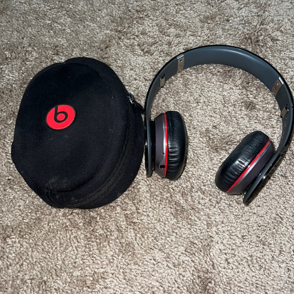 Dre Beats wireless headphones